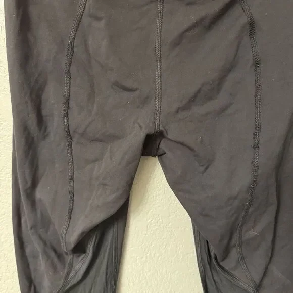 Lululemon Cropped Leggings Size 4 - Picture 3 of 6